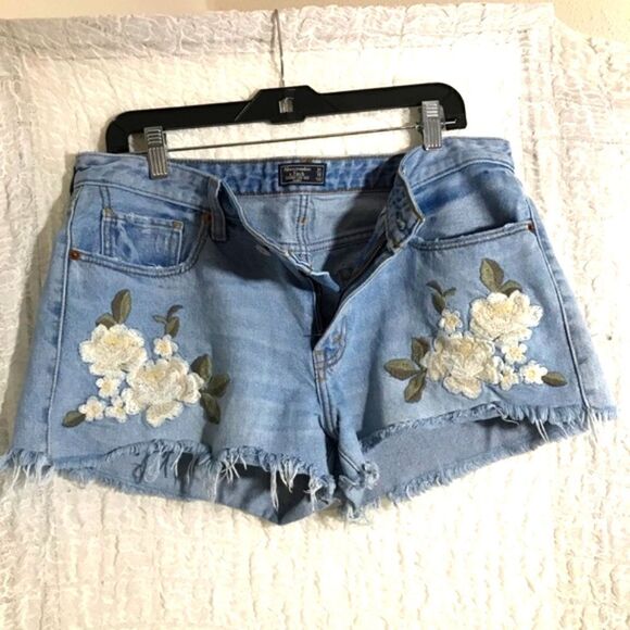 Abercrombie & Fitch Floral Embroidered Shorts Size 31/12 - Picture 2 of 8